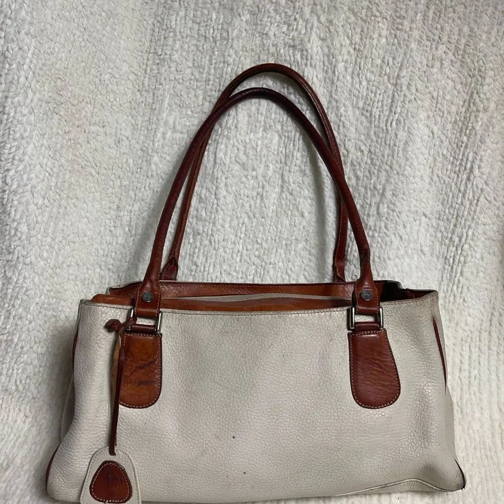 Petusco genuine leather in cream and cognac brown medium shoulder bag